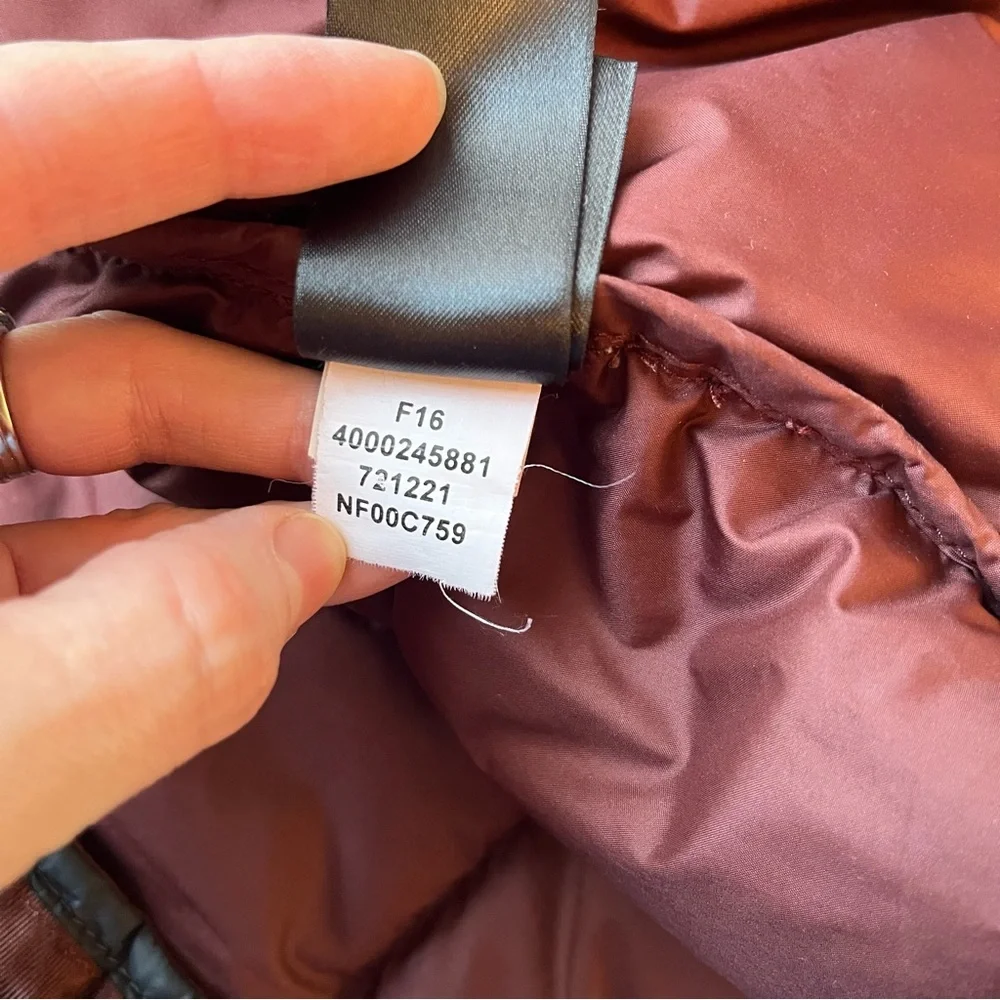 The North Fave 700 Down Puffer Jacket Maroon and Black Size Small - Picture 8 of 10